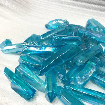 Didmeninė gamtinių kristalų egzempliorių aura electroplated mėlyna kristalų skiltyje 